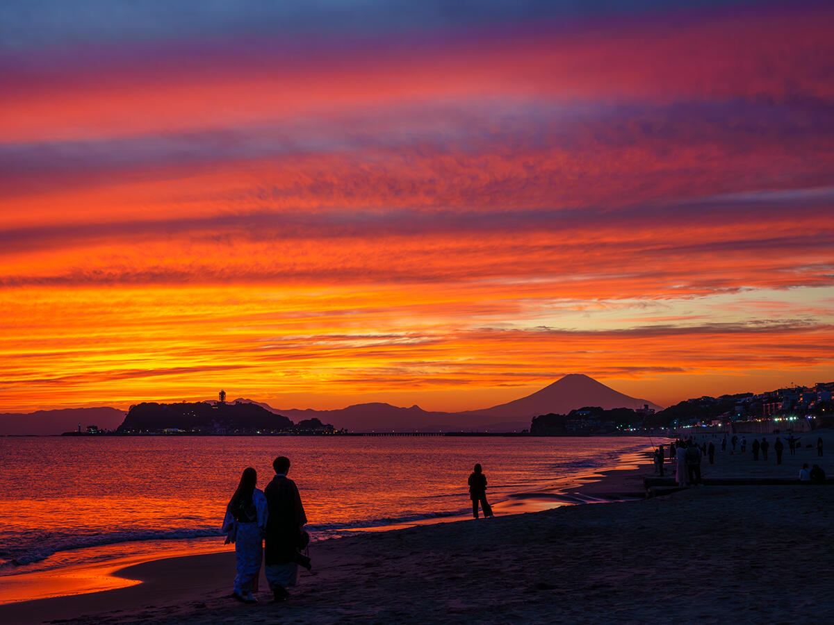 20251029七里ヶ浜_爆焼けA7R09227-Edit のコピー.jpg