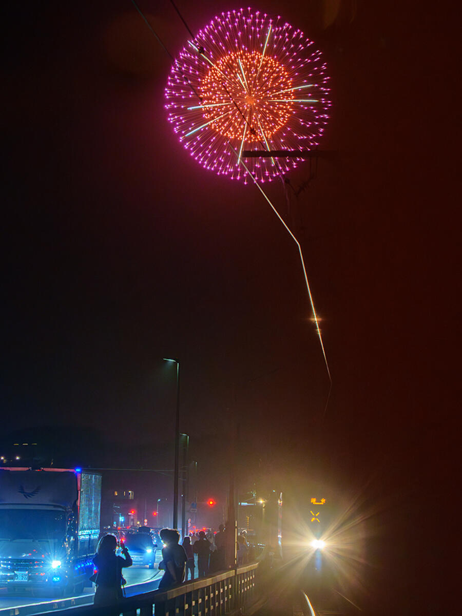 20251018ふじさわ江の島花火_江ノ電A7R08200-Edit のコピー.jpg